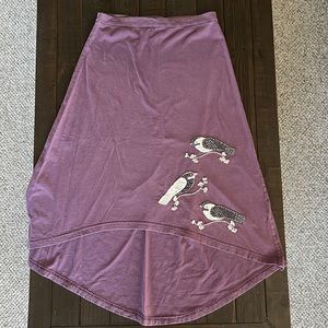 Appliquéd bird skirt by Synergy organic